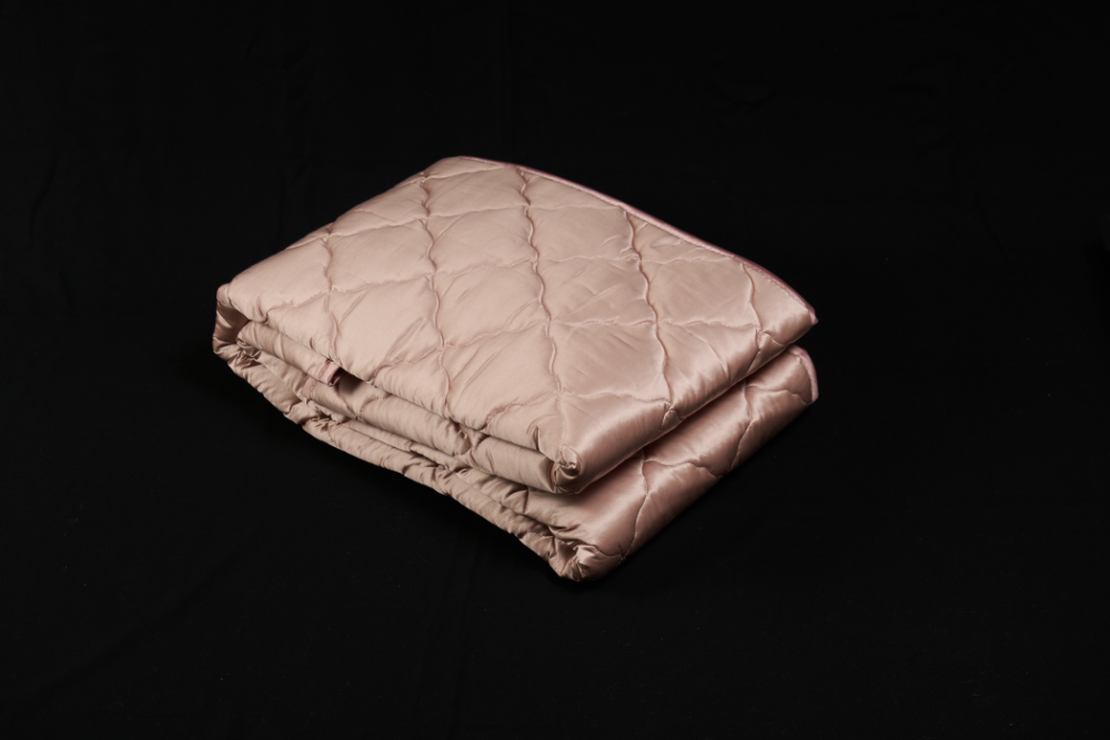 Beds - Mattress topper with satin silk - TAKIYOSHI