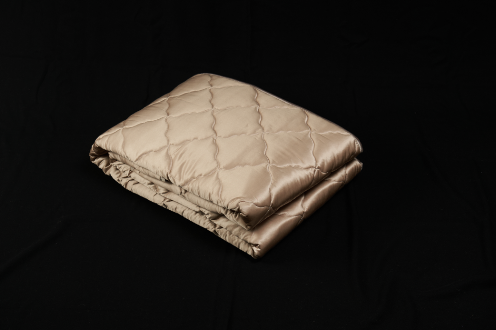 Beds - Mattress topper with satin silk - TAKIYOSHI