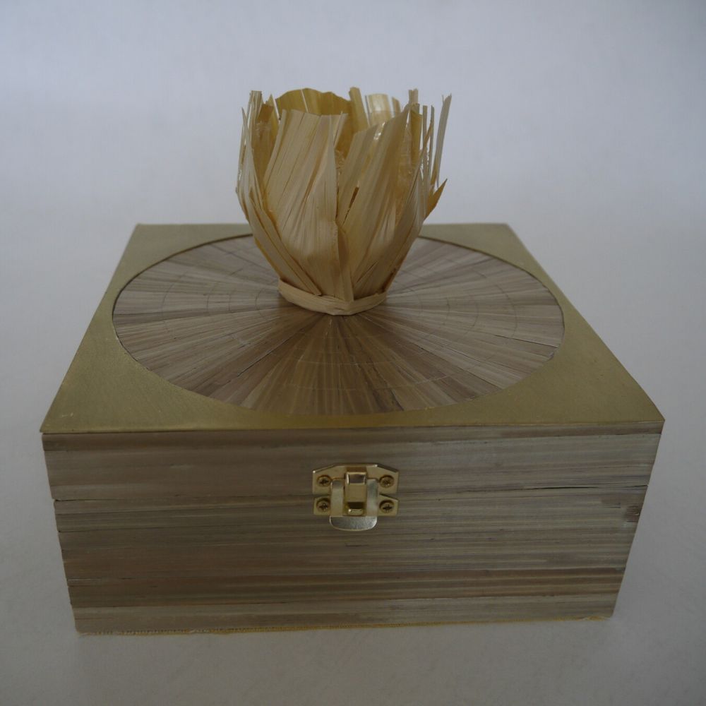 Objets de décoration - Boîte à thé en marqueterie de paille avec tulipe - L'ATELIER DES CREATEURS