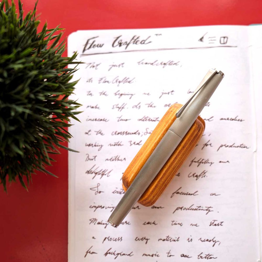 Stationery - the Wooden Pen Holder - BITTI GITTI