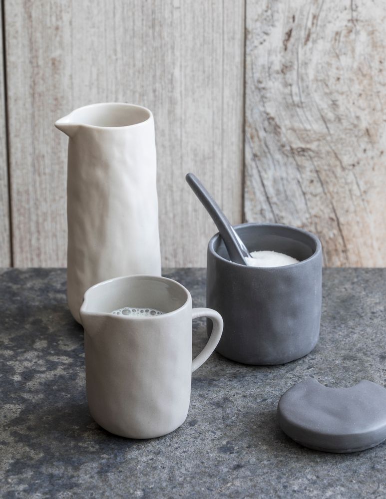 Carafes - Stoneware pitchers and carafes - BE HOME