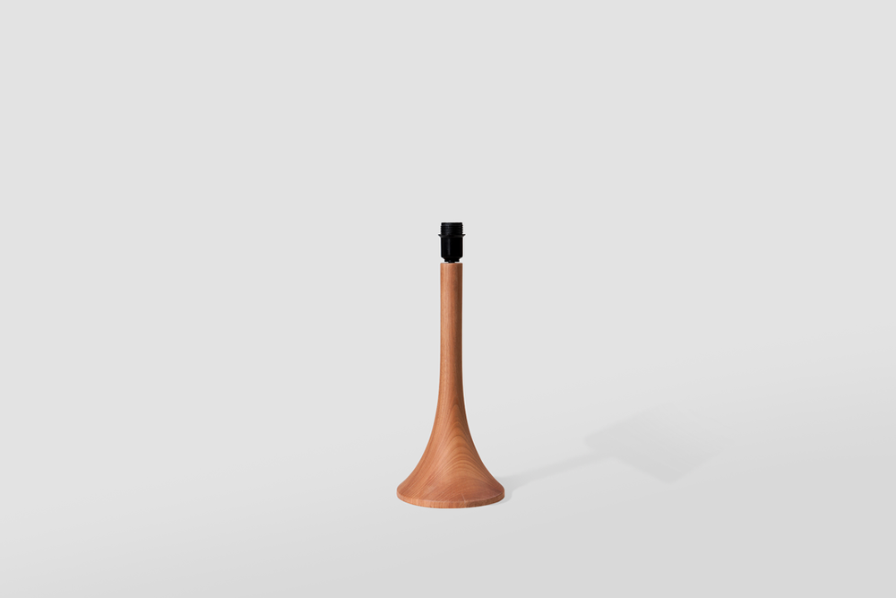Lampes de bureau - "TULIPA" LAMPE DE TABLE EN BOIS MASSIF - ALESSANDRA DELGADO DESIGN