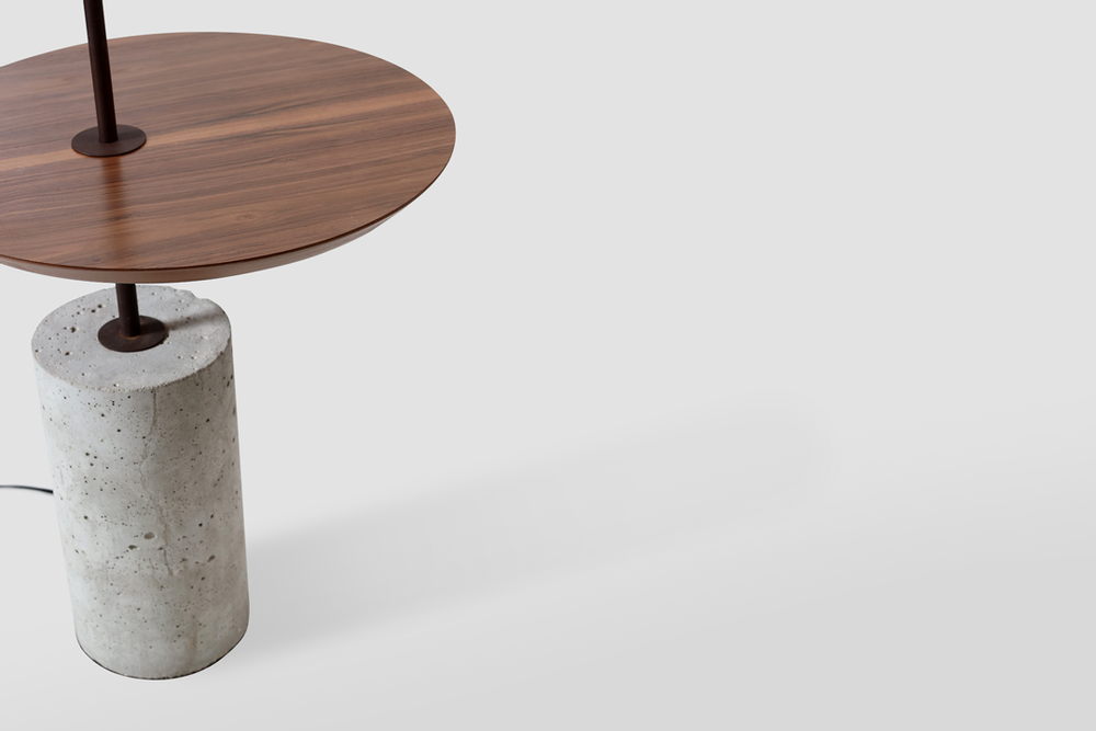 Floor lamps - "GIRO" FLOOR LAMP WITH SWIVEL TABLE - ALESSANDRA DELGADO DESIGN
