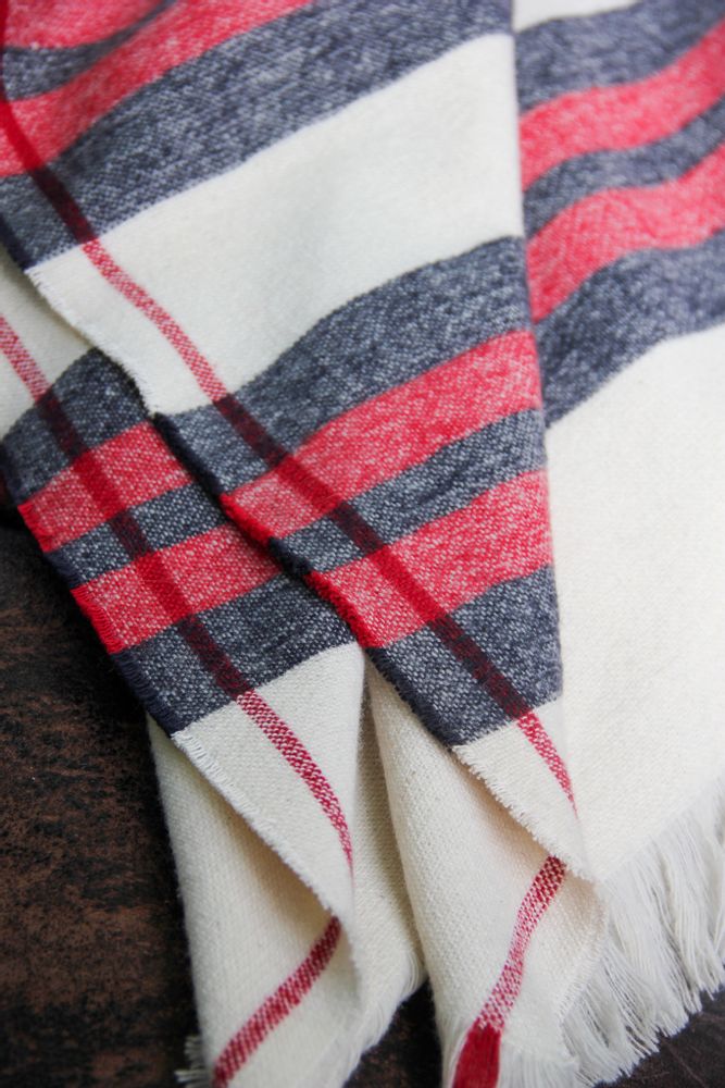 Homewear - PONCHO LOURENCO IN ORGANIC WOOL AND COTTON - SCHOOLOFLIFEPROJECTS