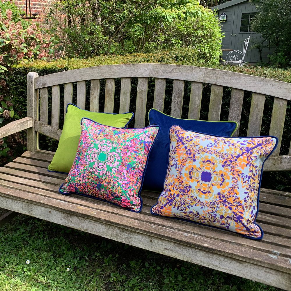 Coussins - Coussin en velours "Printemps" - AMÉLIE CHOQUET
