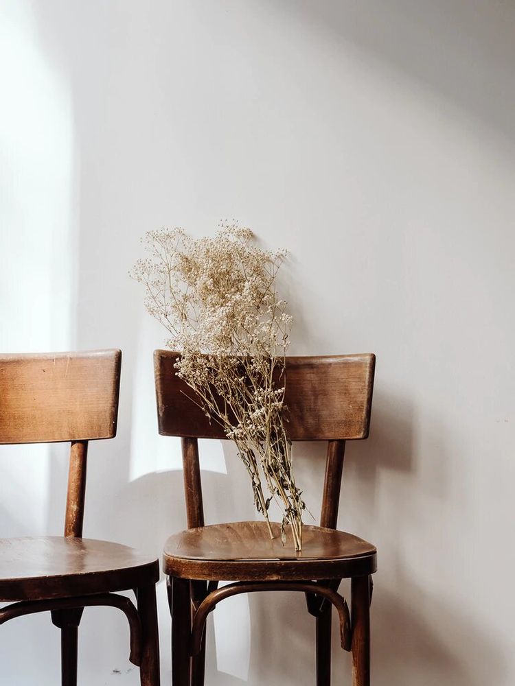 Chairs for hospitalities & contracts - Claude, the chair - DEBONGOUT
