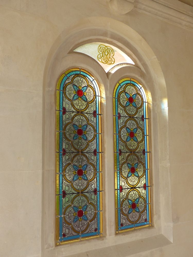 Stained glass decoration - neo-gothic ornamental stained glass window - L'ATELIER THEOPHILE