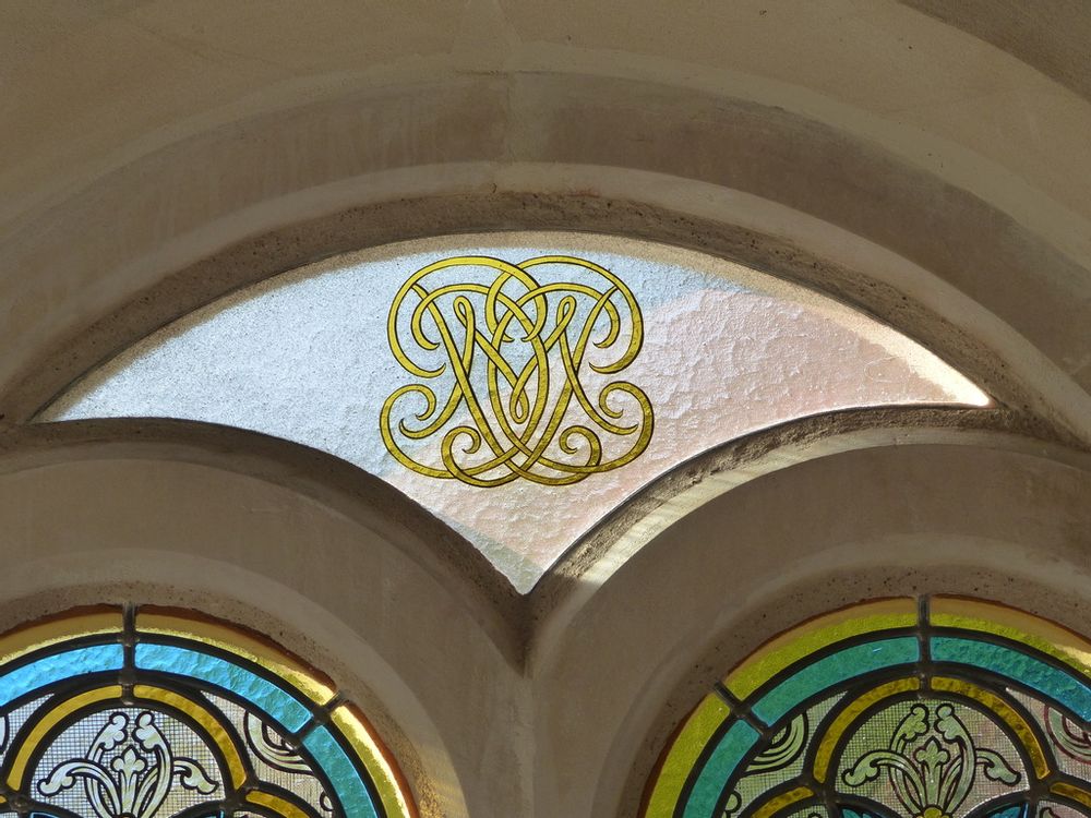 Stained glass decoration - neo-gothic ornamental stained glass window - L'ATELIER THEOPHILE