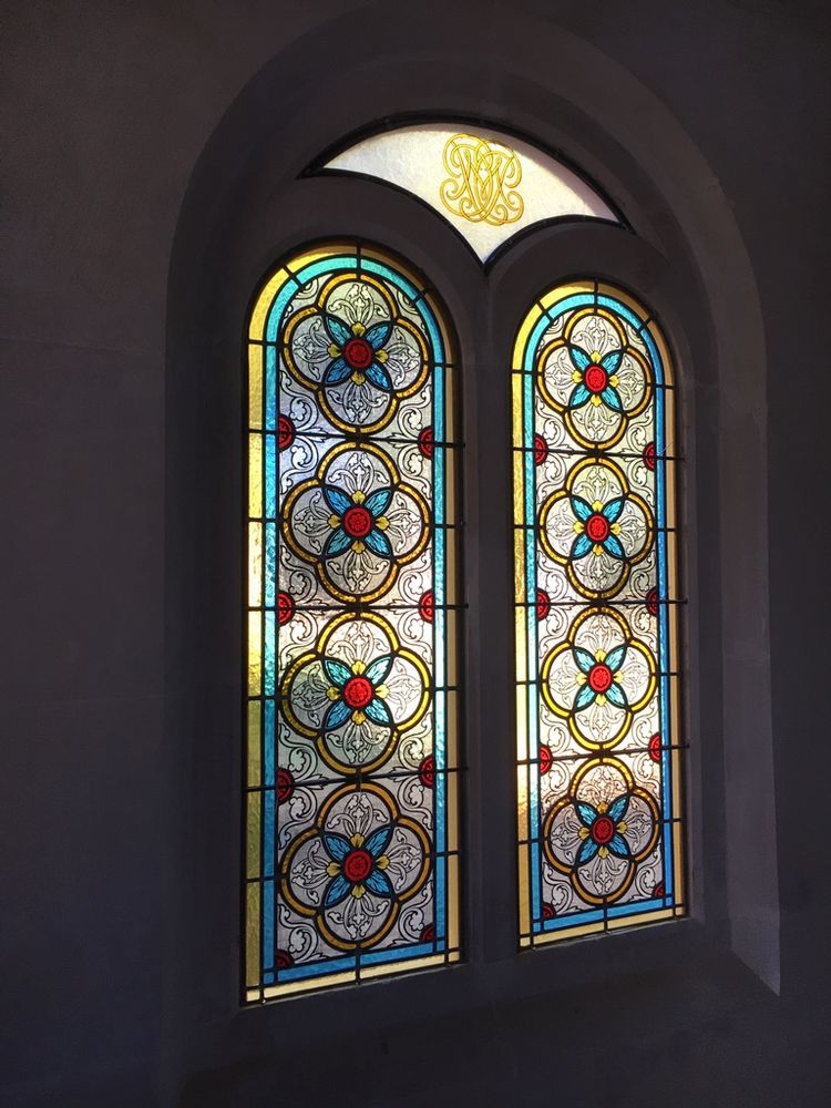 Stained glass decoration - neo-gothic ornamental stained glass window - L'ATELIER THEOPHILE