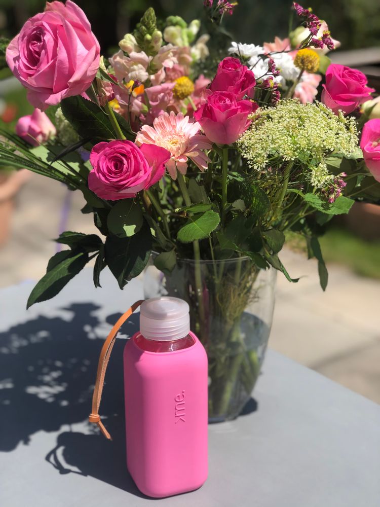 Gifts - REUSABLE GLASS BOTTLE RASPBERRY PINK (600ml) SQUIREME. Y1 SUSTAINABLE - SQUIREME.