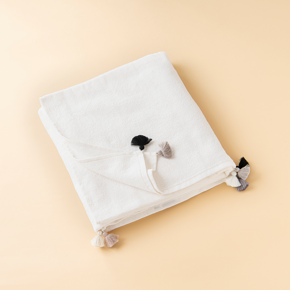 Decorative objects - Beach towel with tassels - MIA ZIA