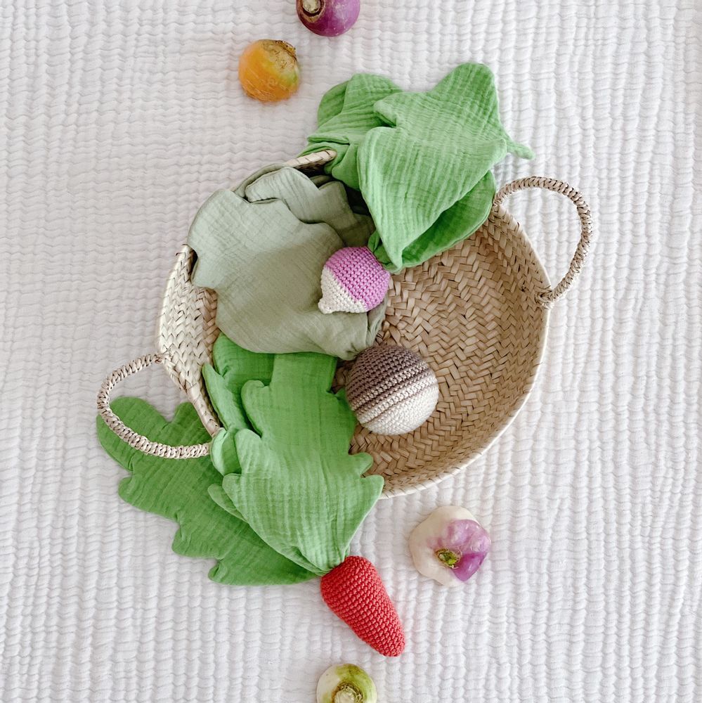 Jouets enfants - LE NAVET RAYÉ VIOLET - DOUDOU EN COTON BIO - MYUM - THE VEGGY TOYS