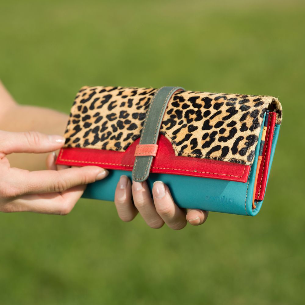 Pochettes - portefeuilles. DEMI-LUNE - SORUKA