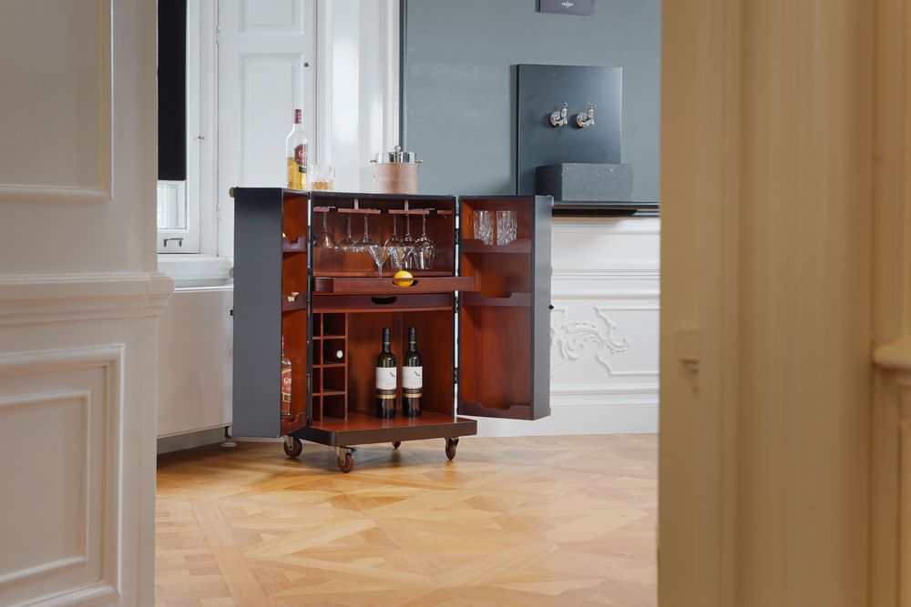 Trolleys - Polo Club Bar - AUTHENTIC MODELS