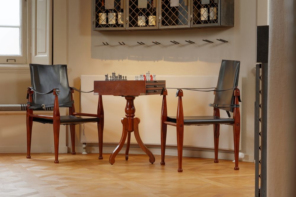Game tables - Side Table w/Game Board - AUTHENTIC MODELS