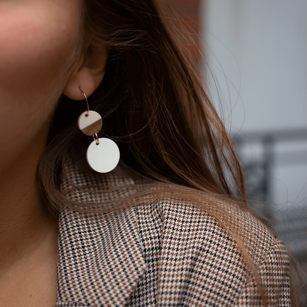 Cosmétiques - Boucles d'oreilles olfactives "boisées" bois et résine colorée - O BY !OSMOTIK