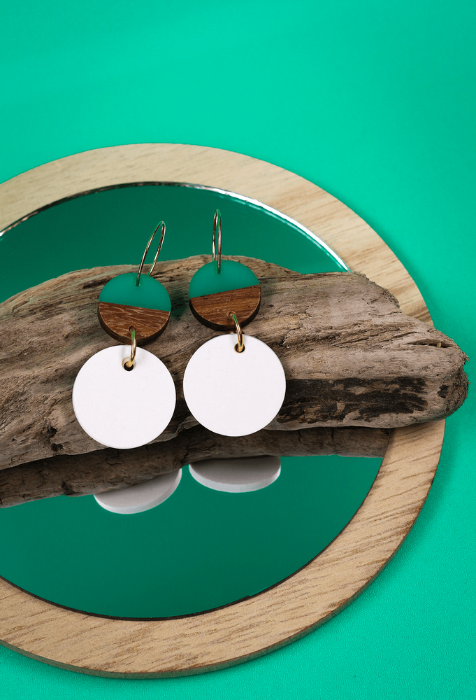 Cosmétiques - Boucles d'oreilles olfactives "boisées" bois et résine colorée - O BY !OSMOTIK