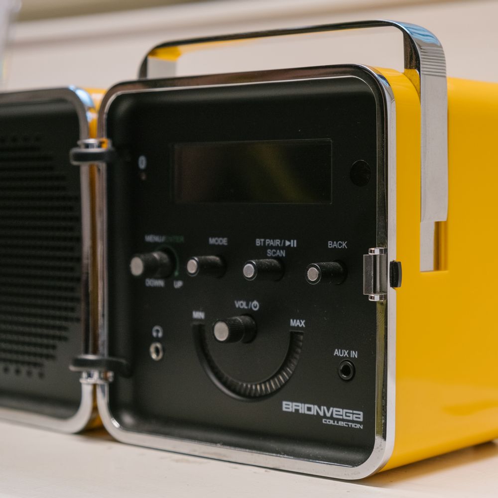 Speakers and radios - radio.cubo 50° yellow - BRIONVEGA