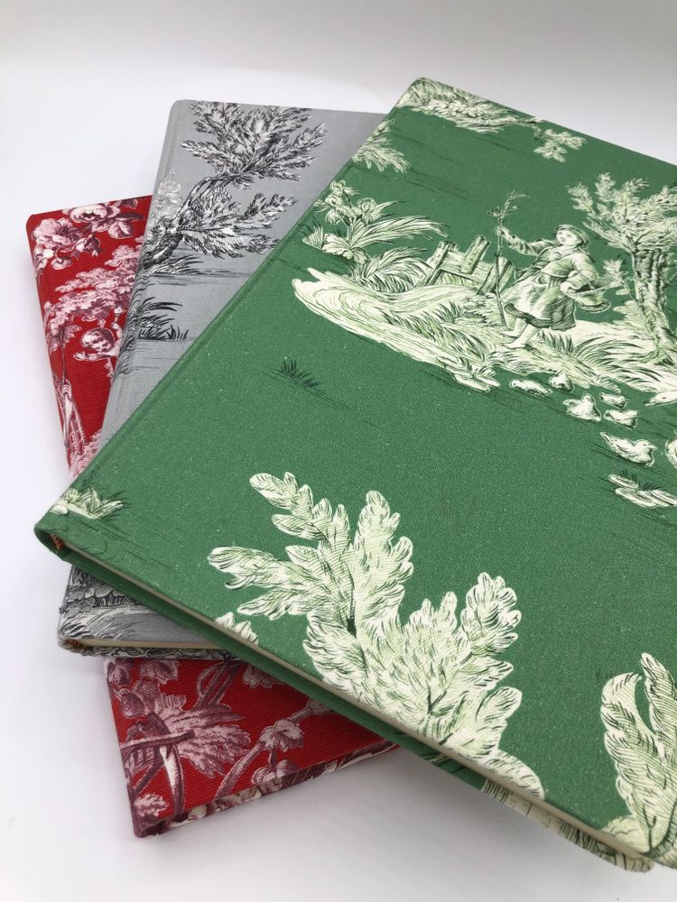 Office sets - NOTEBOOKS BOUND WITH A "TOILE DE JOUY" - LEGATORIA LA CARTA