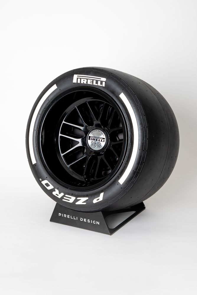 Enceintes et radios - Système audio - Pirelli P ZERO Sound 150 anniversaire - IXOOST - ARTISTIC AUDIO
