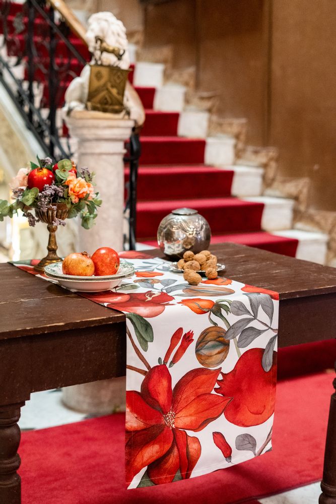 Table cloths - "Grenade" Table Runner  - NAPKING  BY BELLAVIA