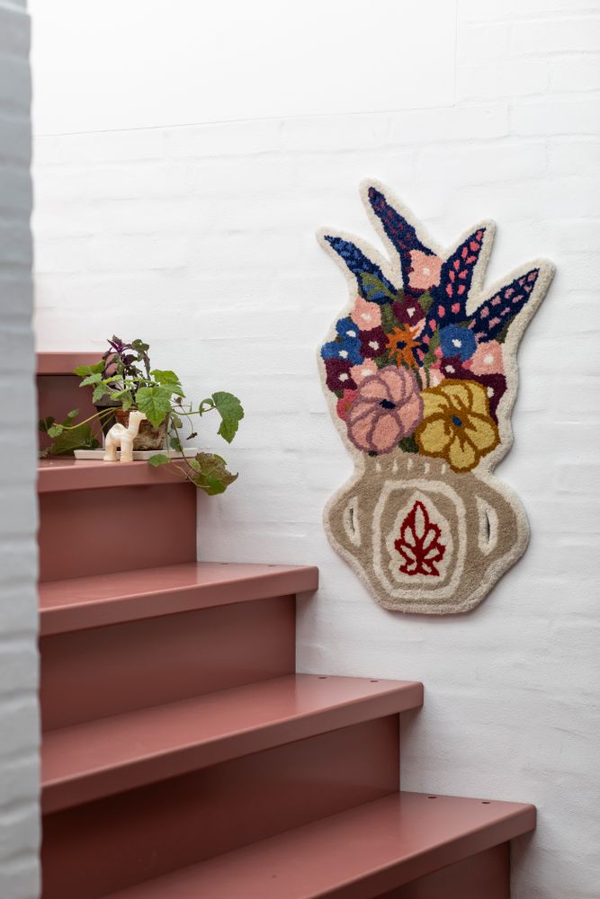 Design carpets - Flower vase rug - BONGUSTA