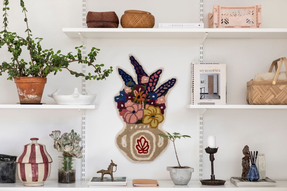 Design carpets - Flower vase rug - BONGUSTA