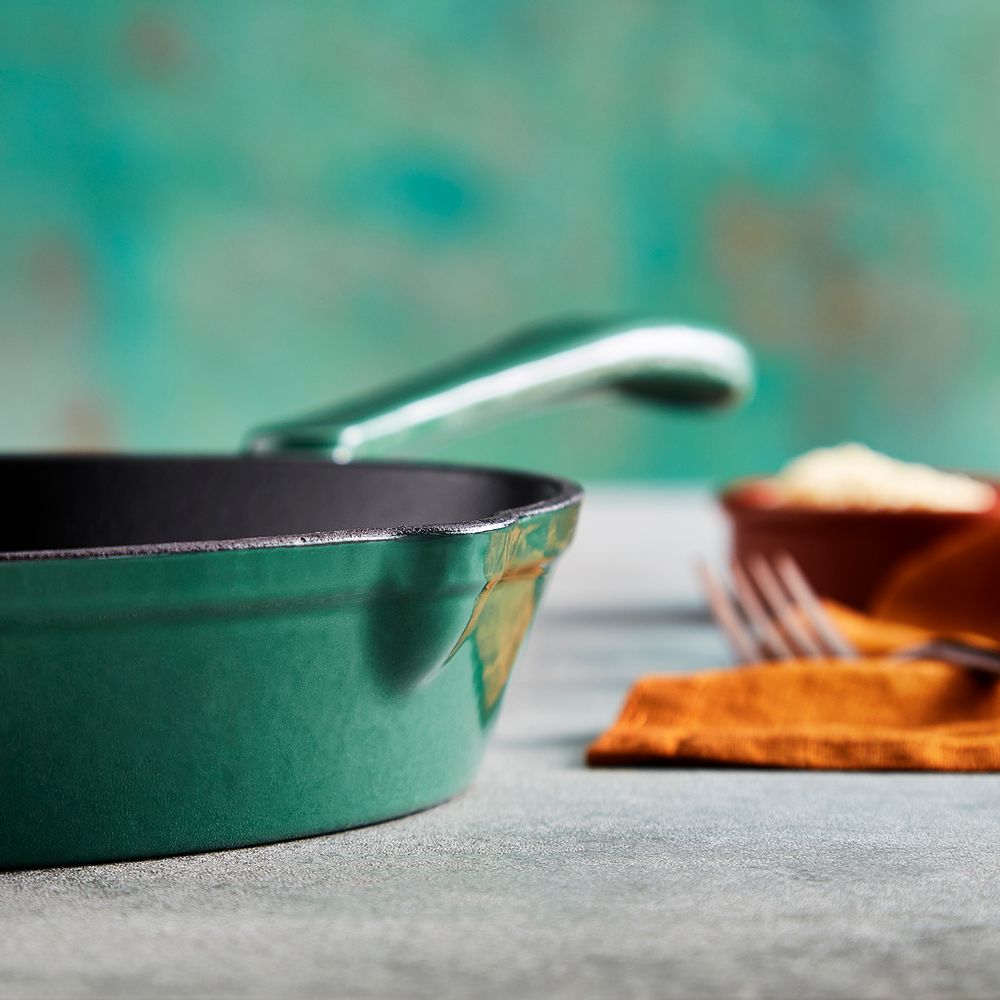Frying pans - Barbary & Oak Foundry 26cm Round Cast Iron Fry Pan - RKW LTD - BARBARY & OAK