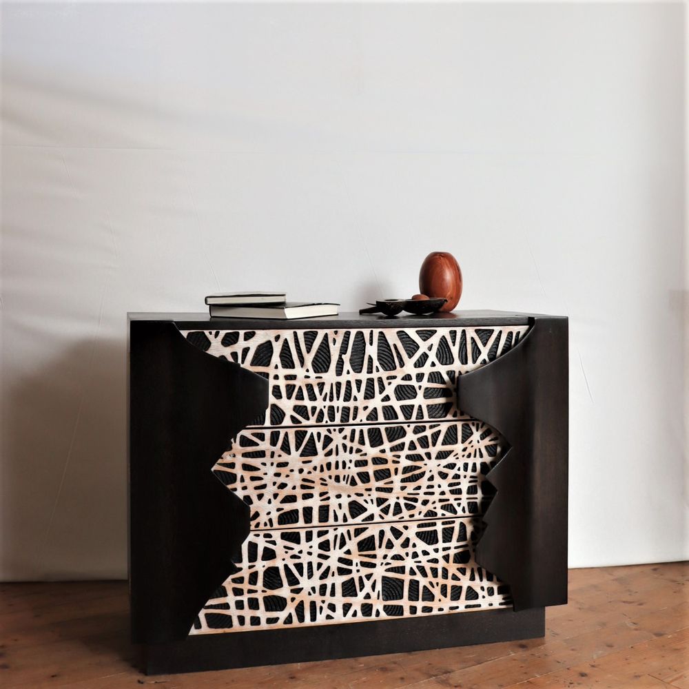 Sculptures, statuettes and miniatures - dresser with three drawers. - THIERRY LAUDREN
