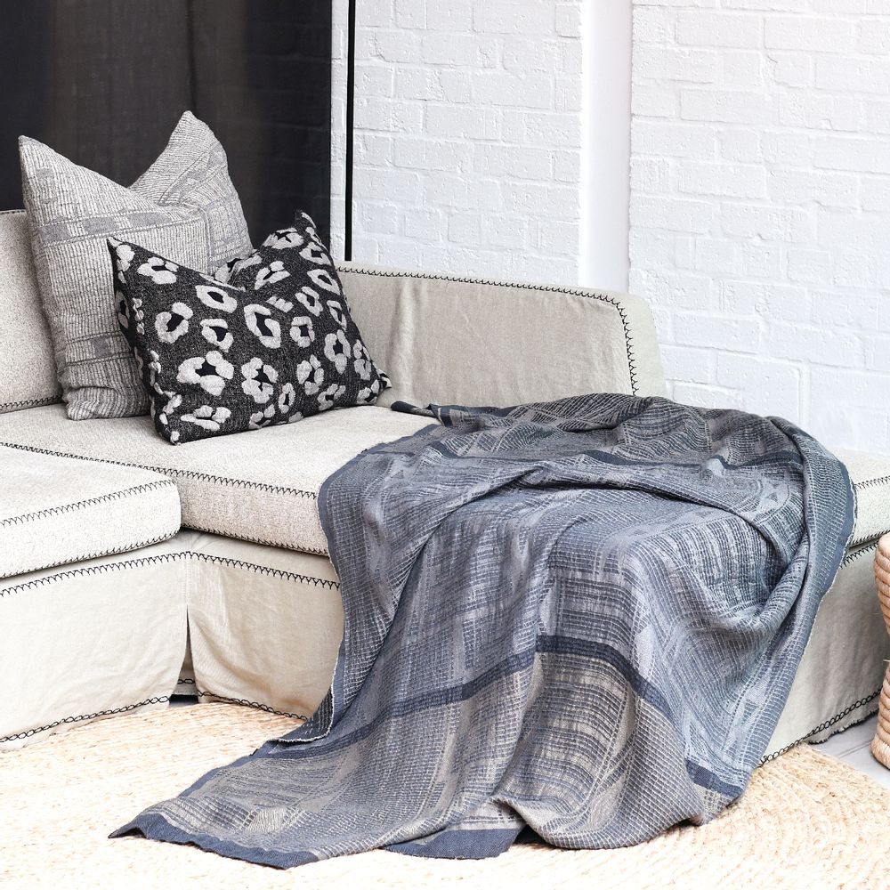 Bed linens - Throws - AFRICAN JACQUARD (PTY) LTD