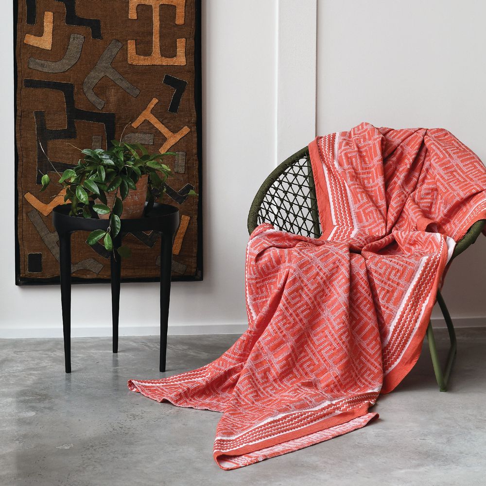 Bed linens - Throws - AFRICAN JACQUARD (PTY) LTD