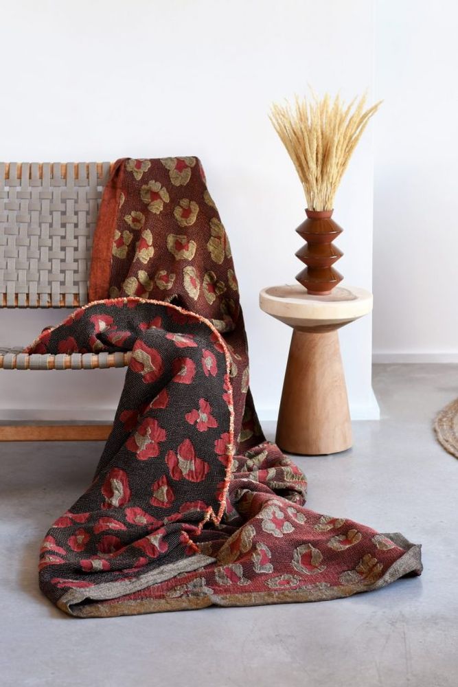 Bed linens - Throws - AFRICAN JACQUARD (PTY) LTD