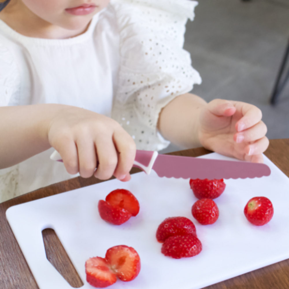 Children's mealtime - KIDDIKUTTER knife. - KIDDIKUTTER
