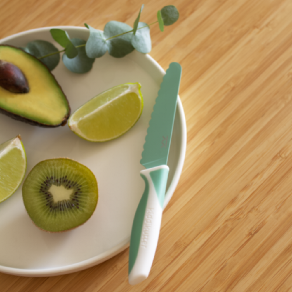 Children's mealtime - KIDDIKUTTER knife. - KIDDIKUTTER