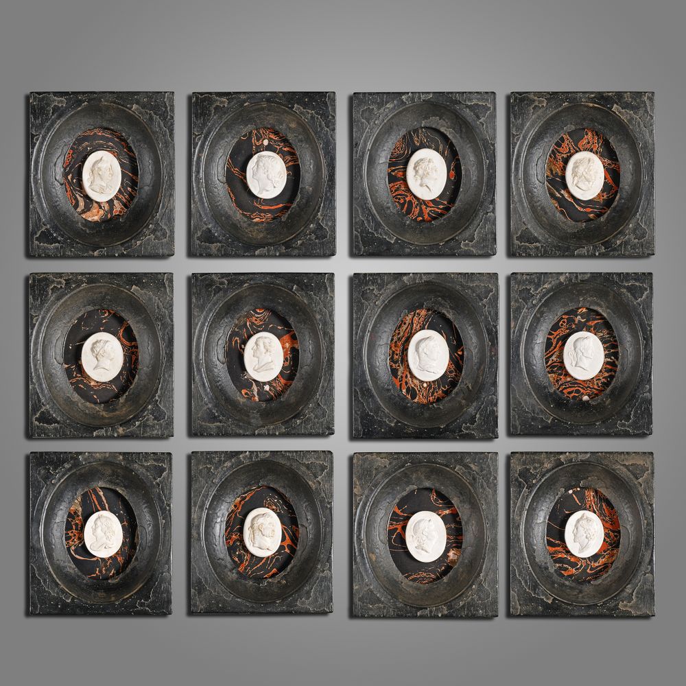 Decorative objects - Set of 12 small intaglios Frames - ATELIERS C&S DAVOY