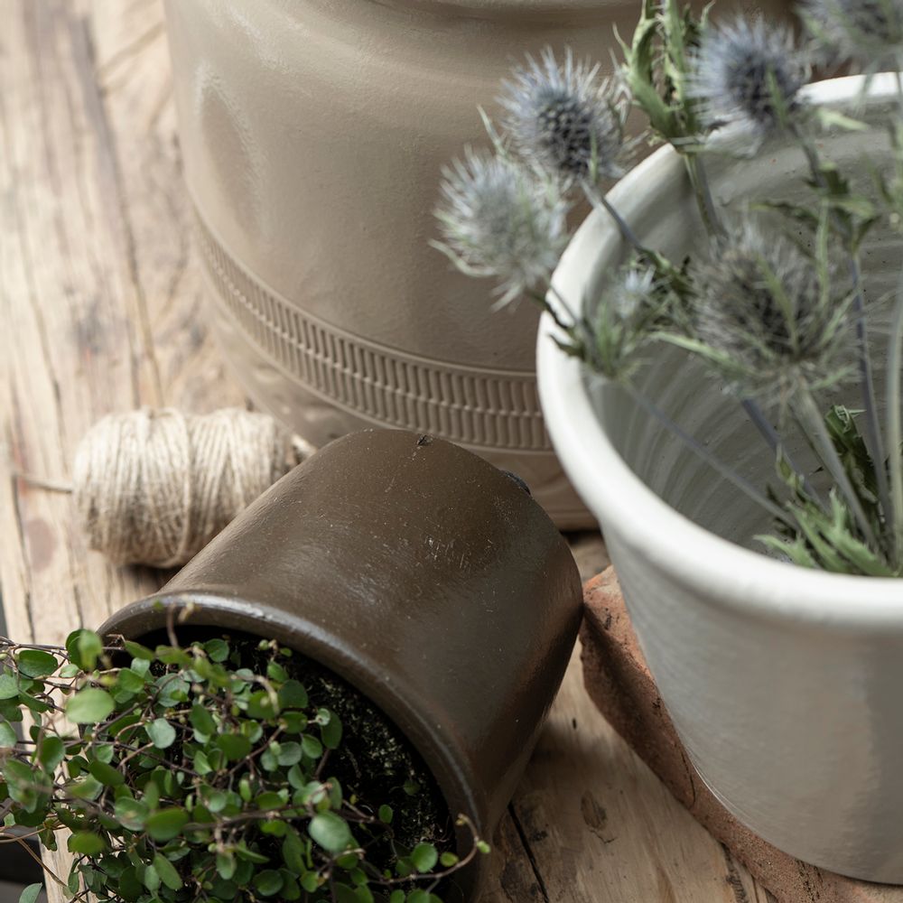 Decorative objects - Halfdan cone planter with a thick top edge. - IB LAURSEN