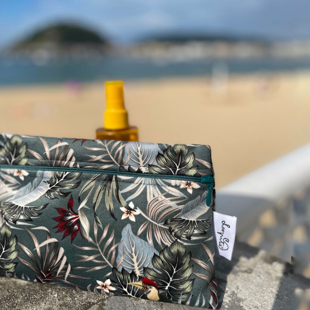 Travel accessories - Makeup Bags - LOOPITA