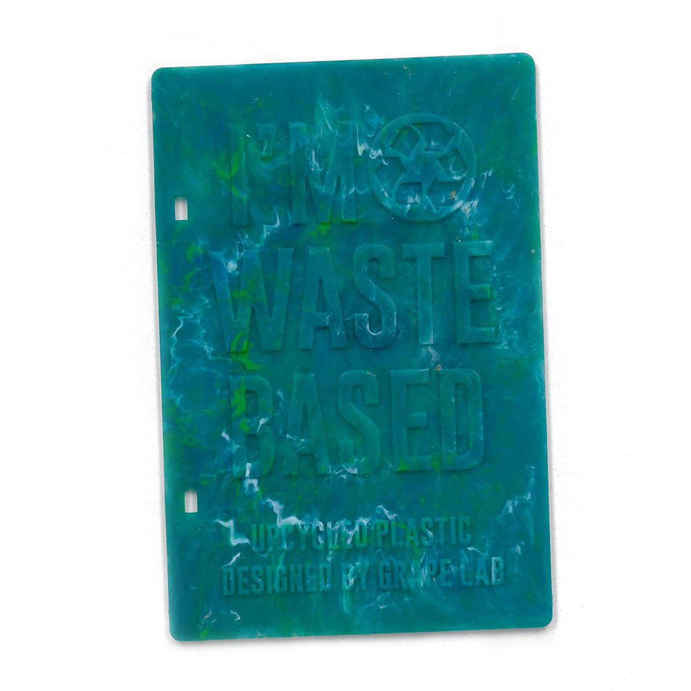 Papeterie bureau - I'm Waste Based Upcycled Plastic Edition - GRAPE LAB