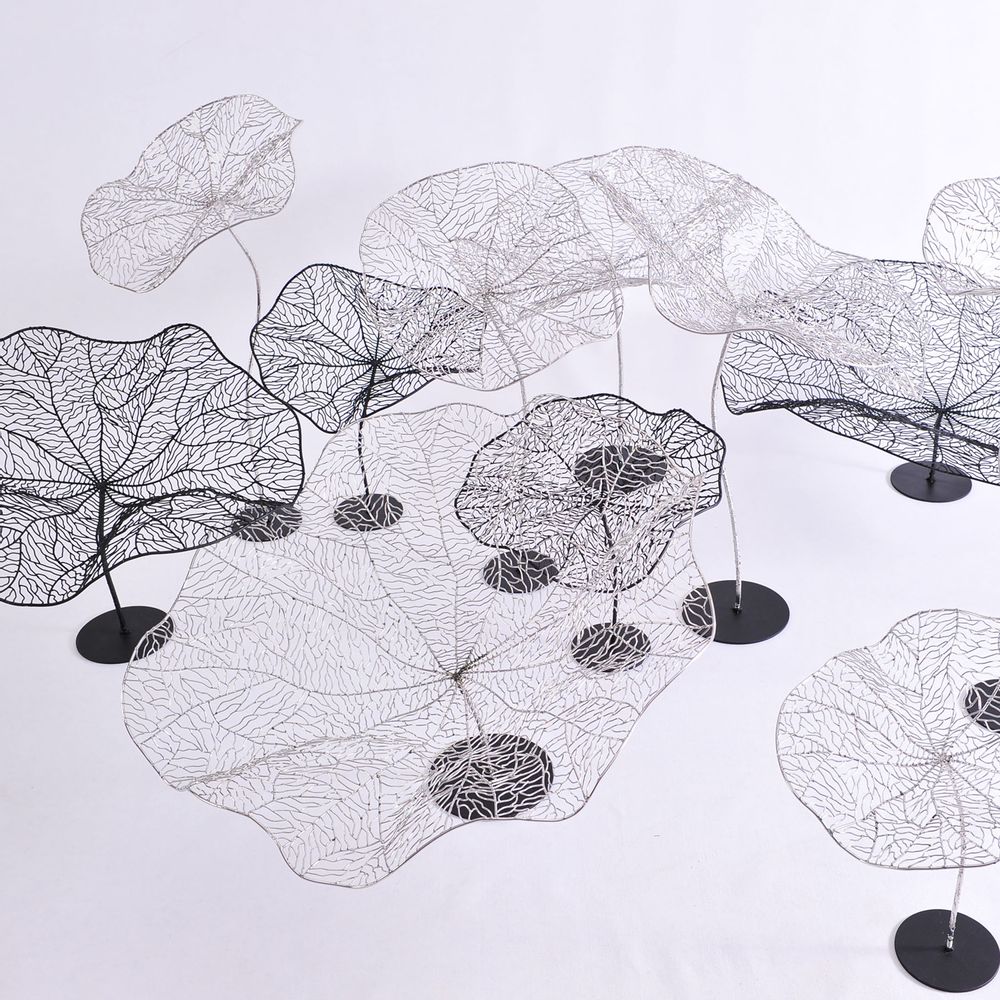 Sculptures, statuettes and miniatures - LOTUS LEAF - APIWAT CHITAPANYA
