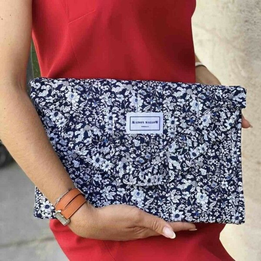 Clutches - Blue Flowers Quilted Pouch - L'ATELIER DES CREATEURS