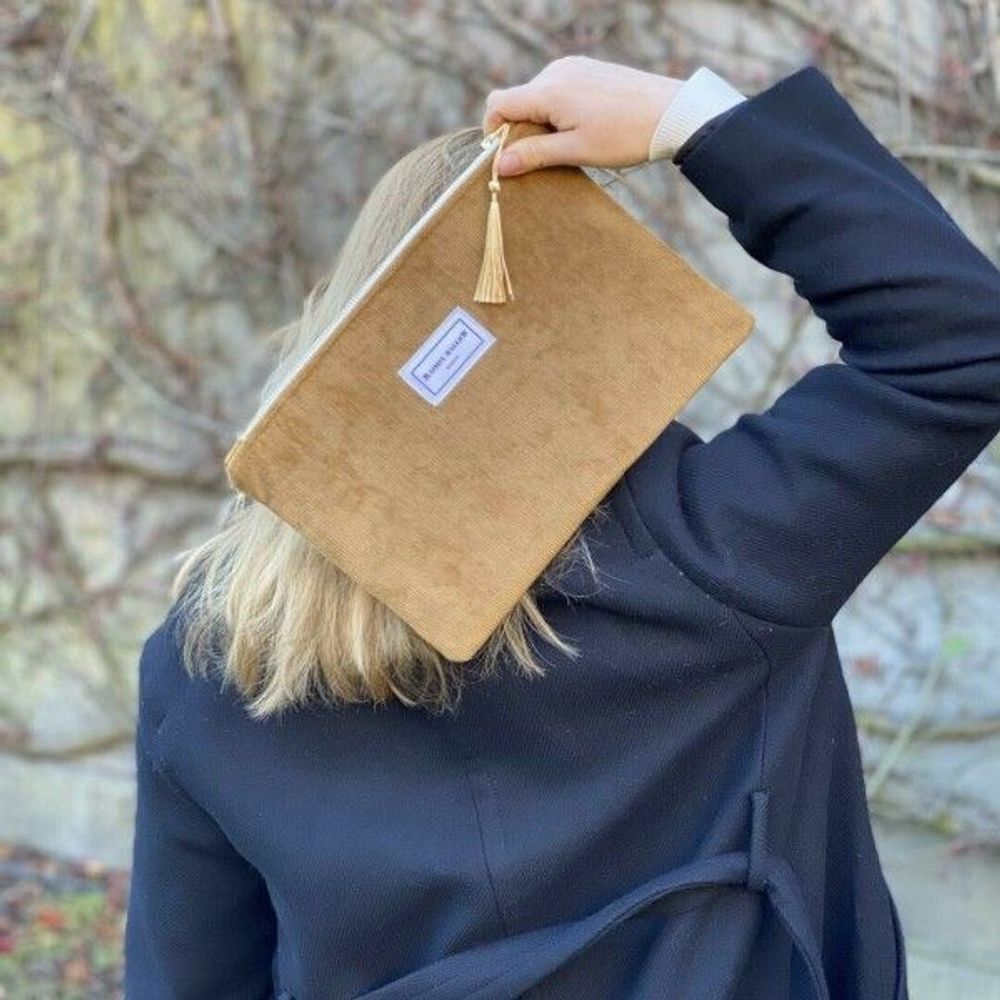Pochettes - Pochette en Velours Camel - L'ATELIER DES CREATEURS