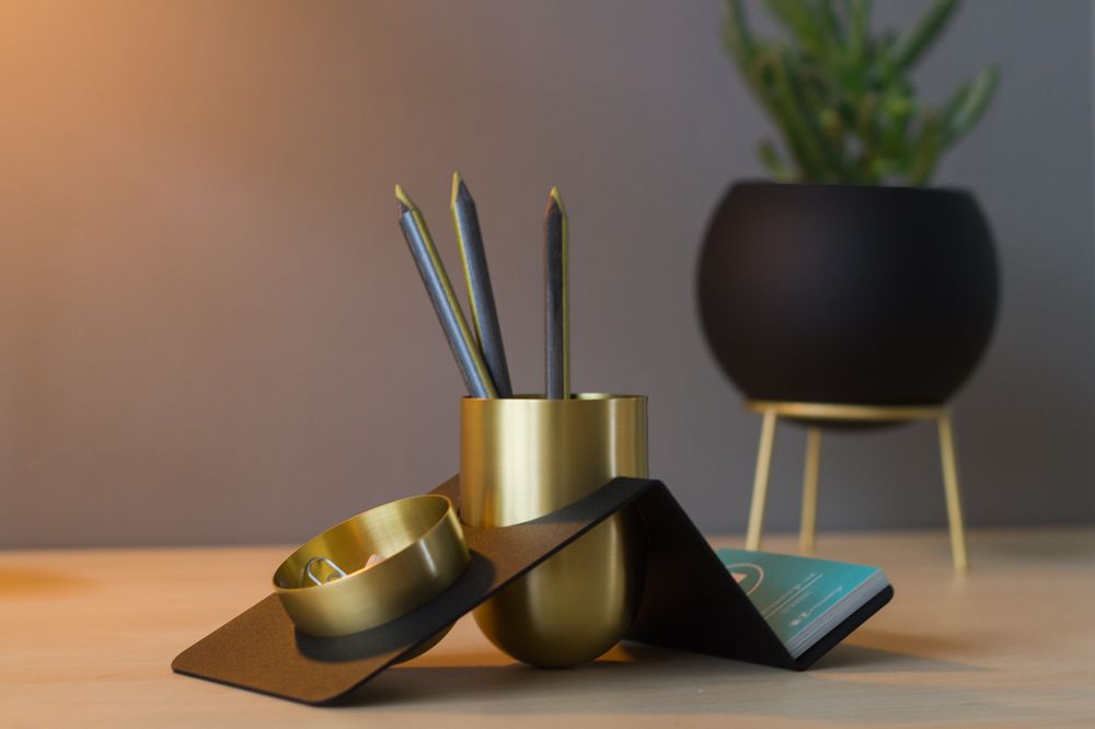 Range-tout - BLANK Organisateur de Bureau - Laiton et Noir - KITBOX DESIGN