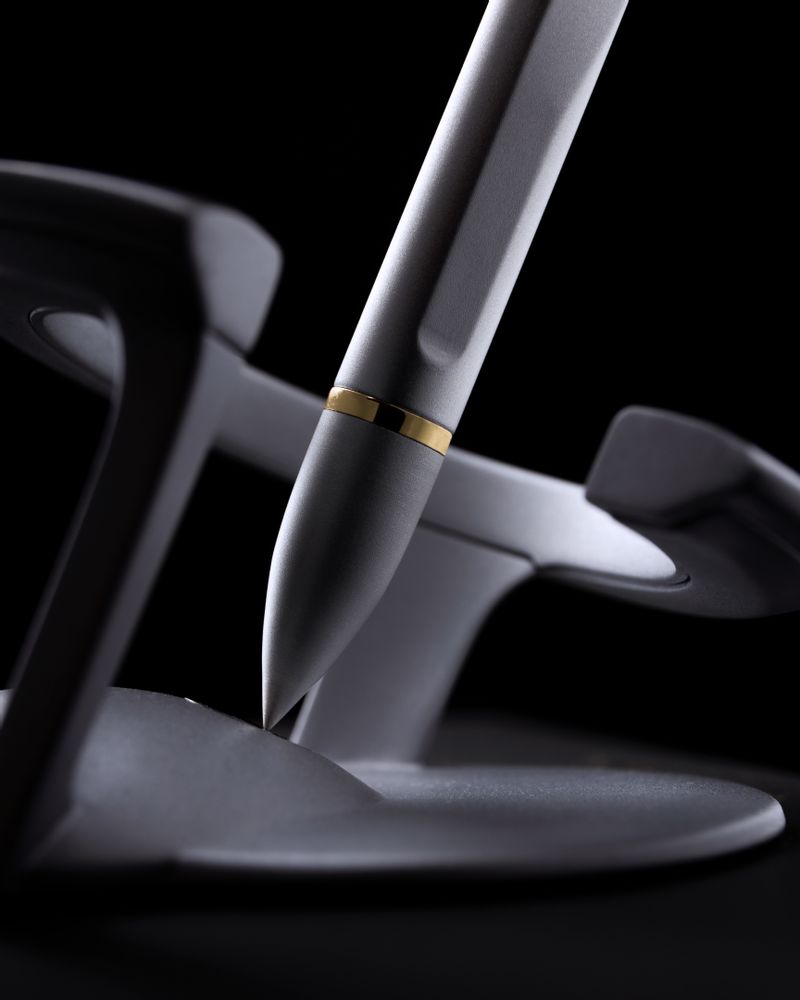 Stylos, feutres et crayons - The Hoverpen 2.0 Interstellar Edition, or 18 carats - NOVIUM TAIWAN INC.