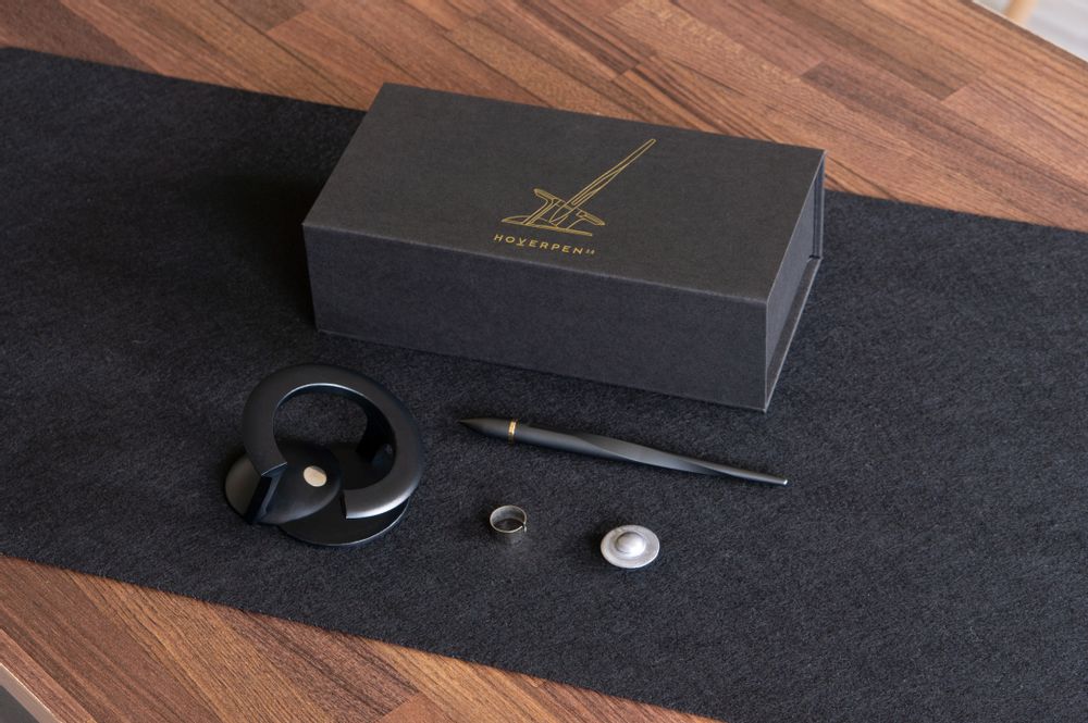 Stylos, feutres et crayons - The Hoverpen 2.0 Interstellar Edition, or 18 carats - NOVIUM TAIWAN INC.