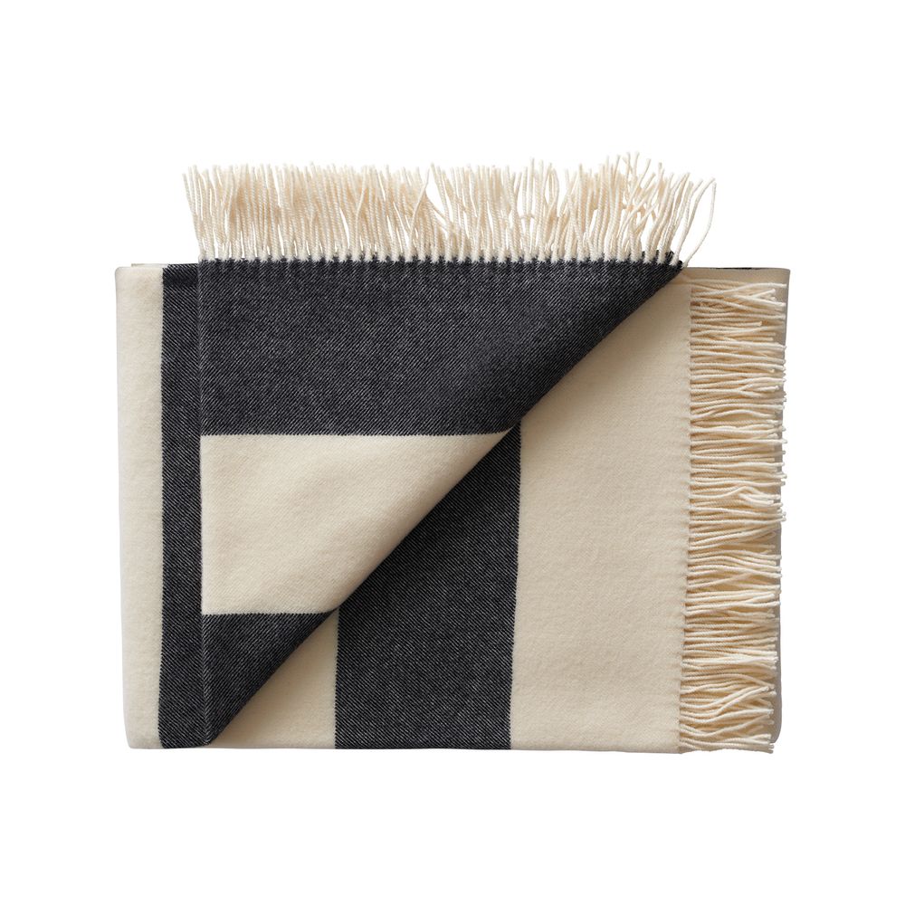 Throw blankets - The Sweater - SILKEBORG ULDSPINDERI