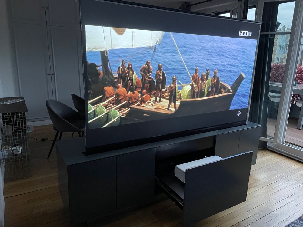 Buffets - MEUBLES TV  MOTORISÉS / LIFT / POUR ÉCRAN DE TRÈS GRANDE DIMENSION  SUR MESURE - ÉLÉGANCE ET TECHNOLOGIE