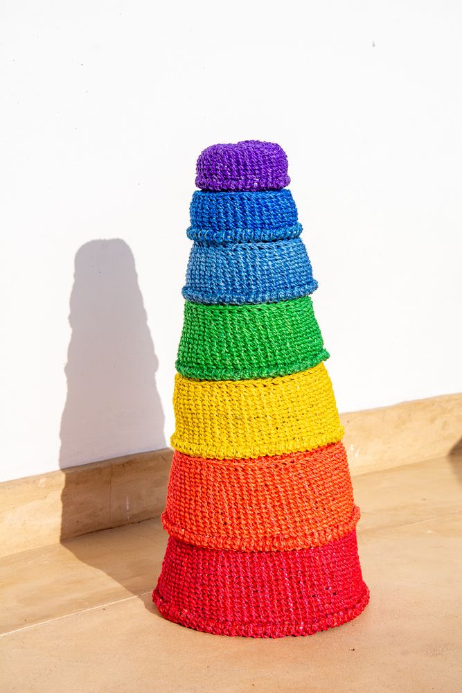 Corbeilles - Ensemble de paniers en sisal arc-en-ciel par Hadithi Crafts - NEST