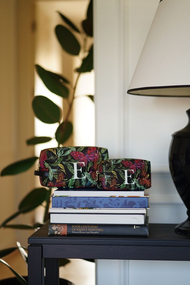 Travel accessories - Mini Bacio Make-up Bag in Botanical Monogram - FONFIQUE