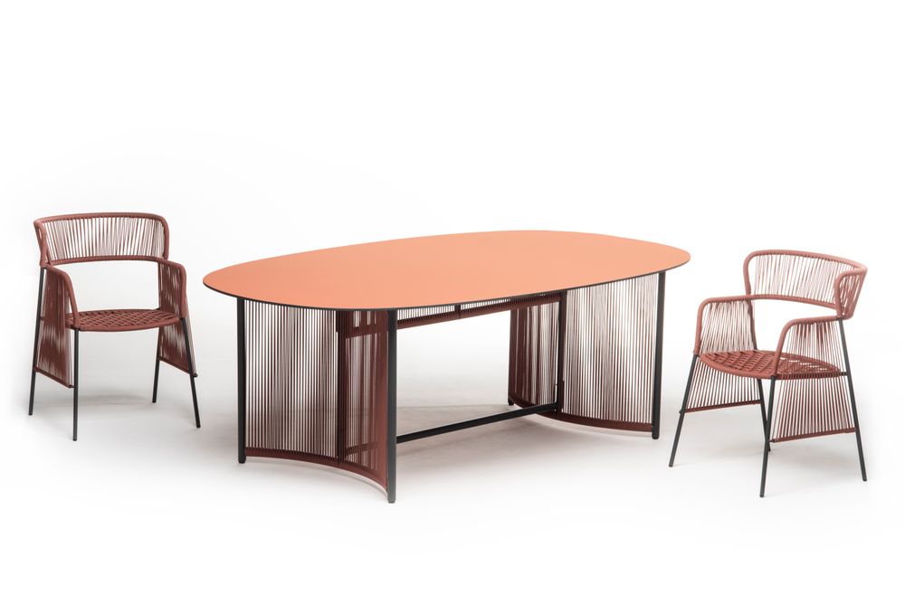 Dining Tables - Altana T-OV - CHAIRS & MORE