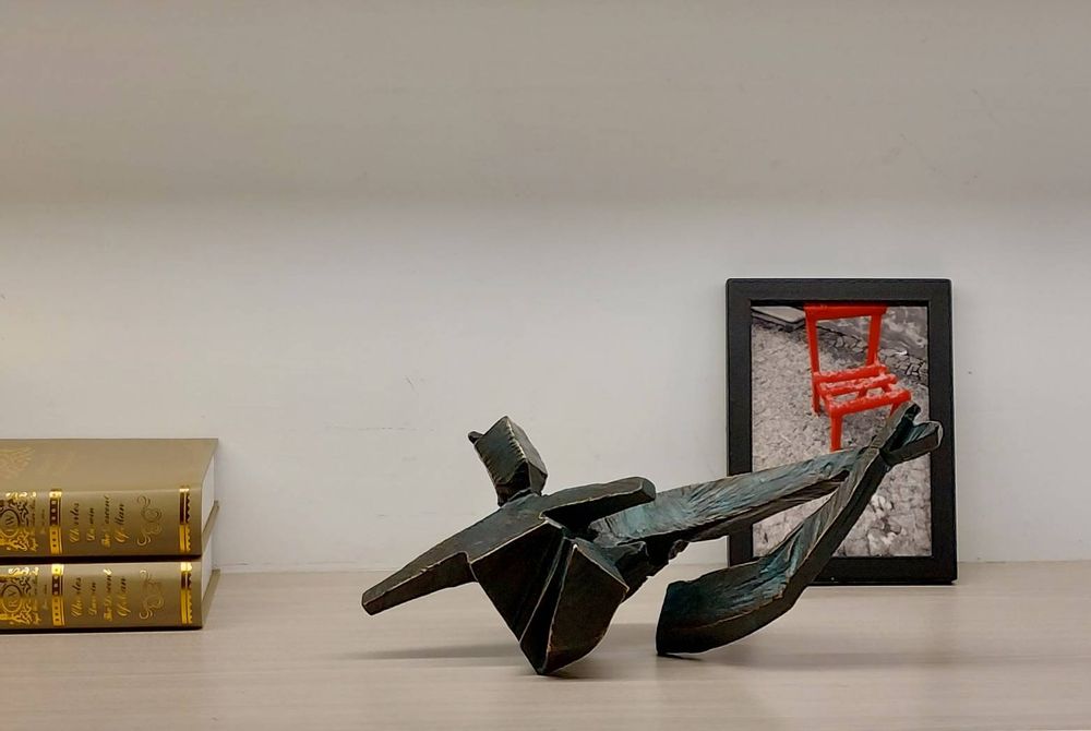 Sculptures, statuettes and miniatures - Roam with ease Sculpture - GALLERY CHUAN